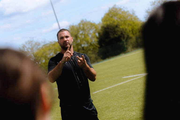 Apprendre l&rsquo;anglais, un outil indispensable pour les coachs sportifs